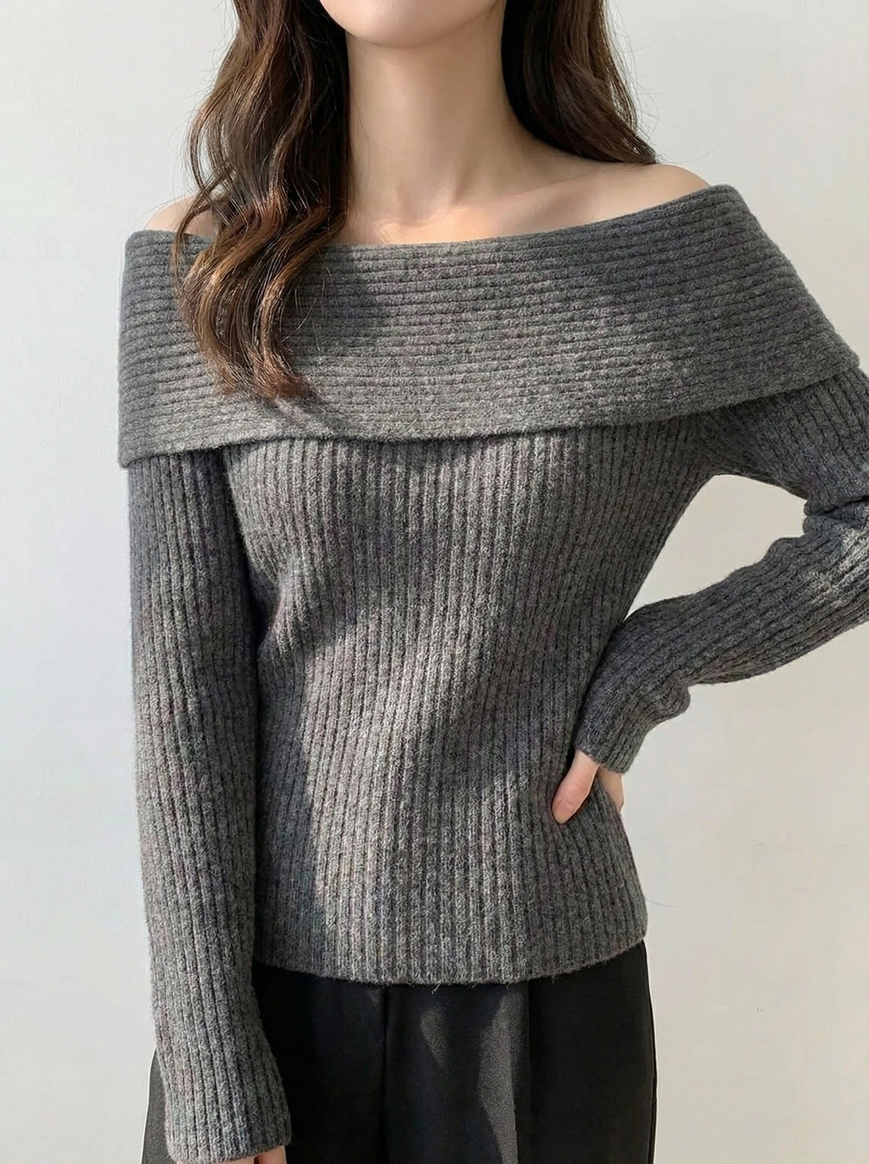 オフショルダーリブニット