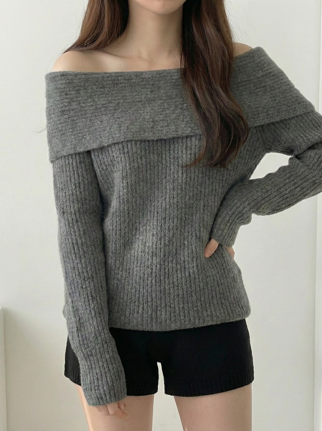 オフショルダーニットプルオーバー