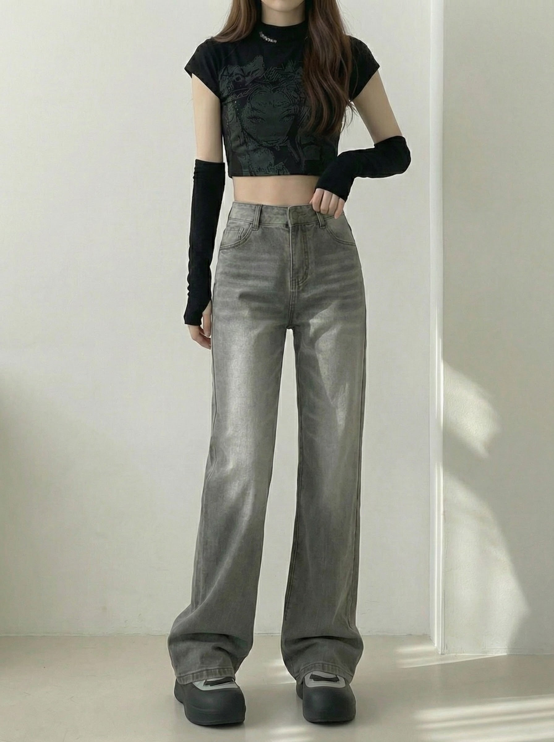 ハイウエストウォッシュドセミフレアデニム