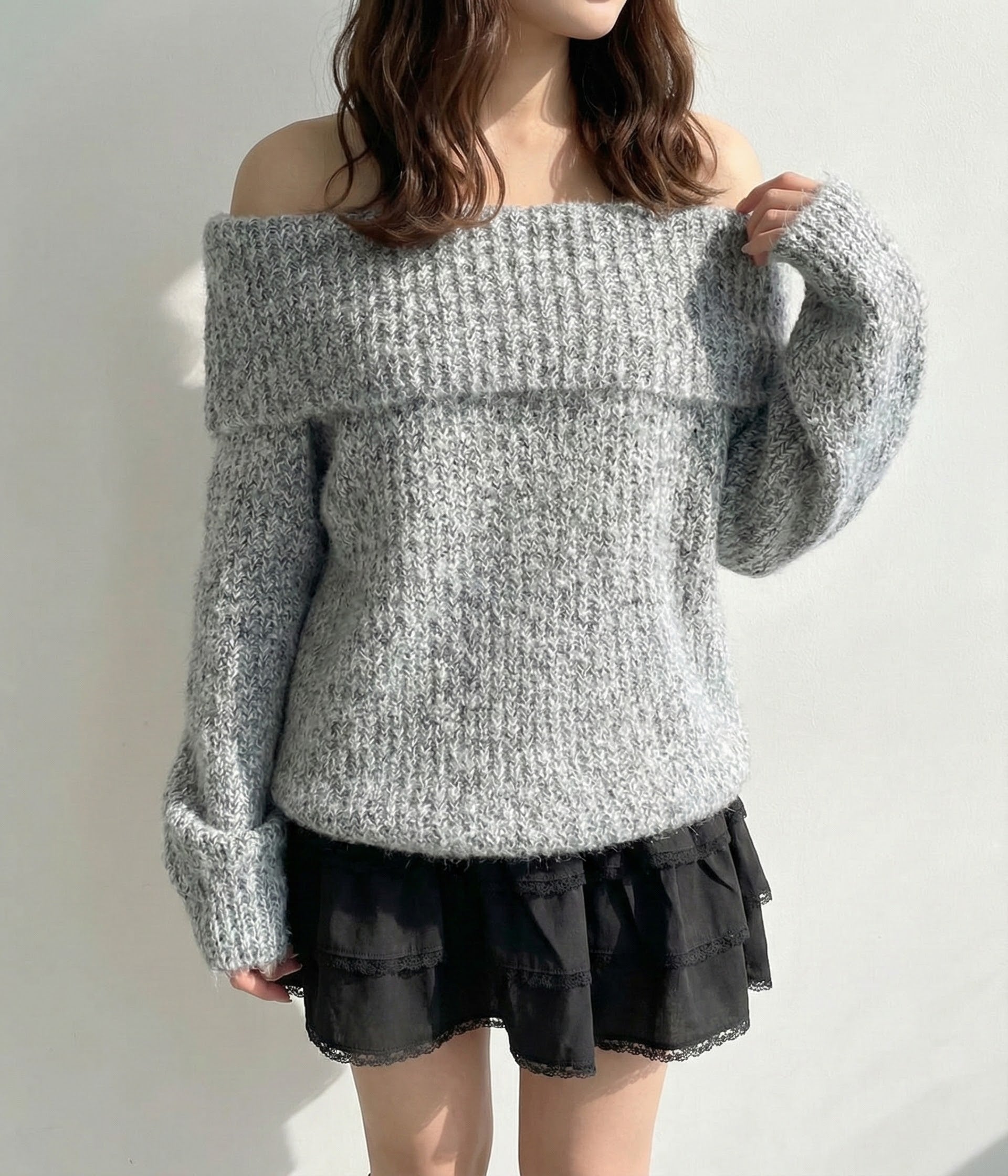 オフショルダーモヘアライクニットトップス