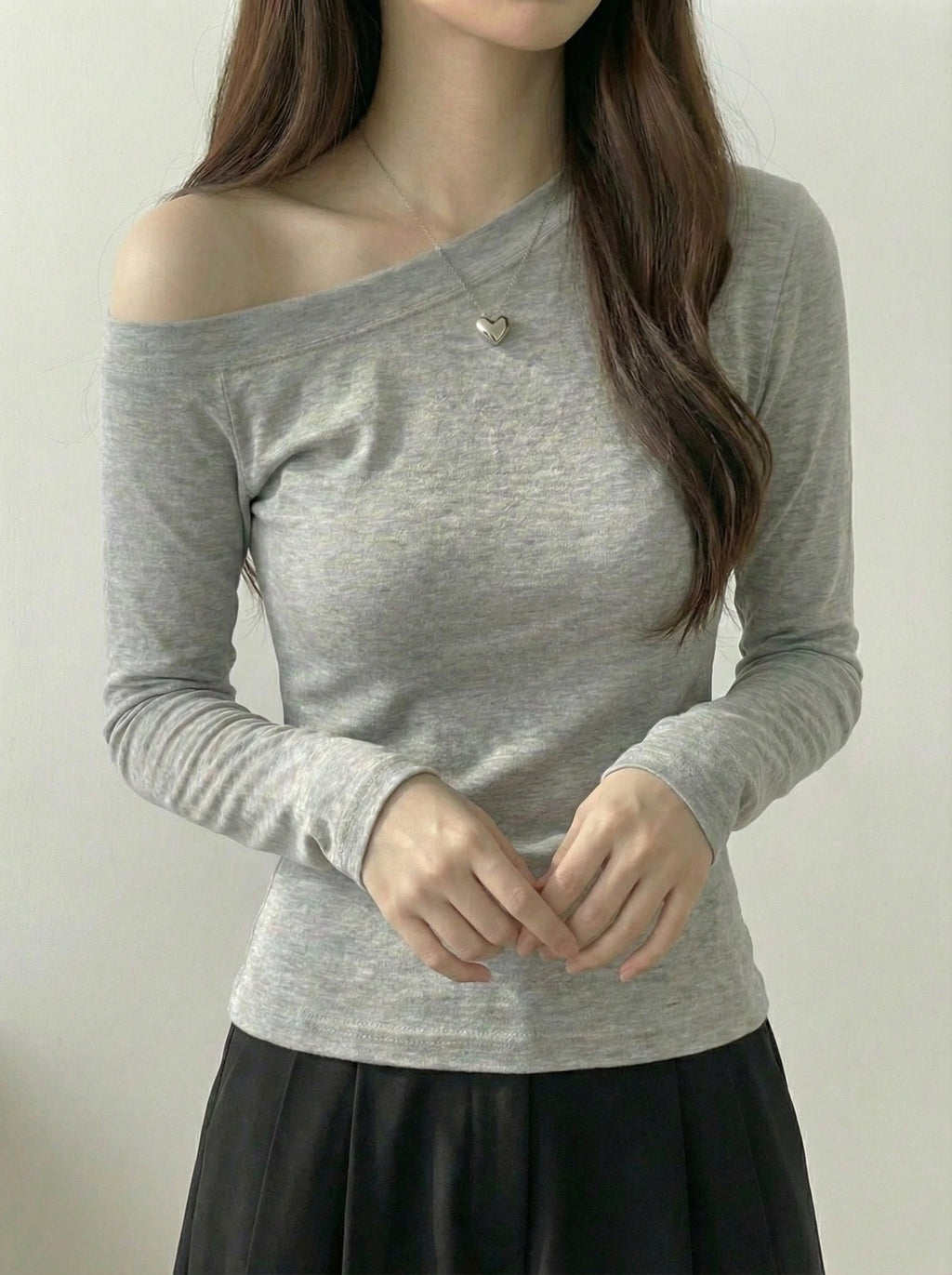モノトーンオフショルリブトップス