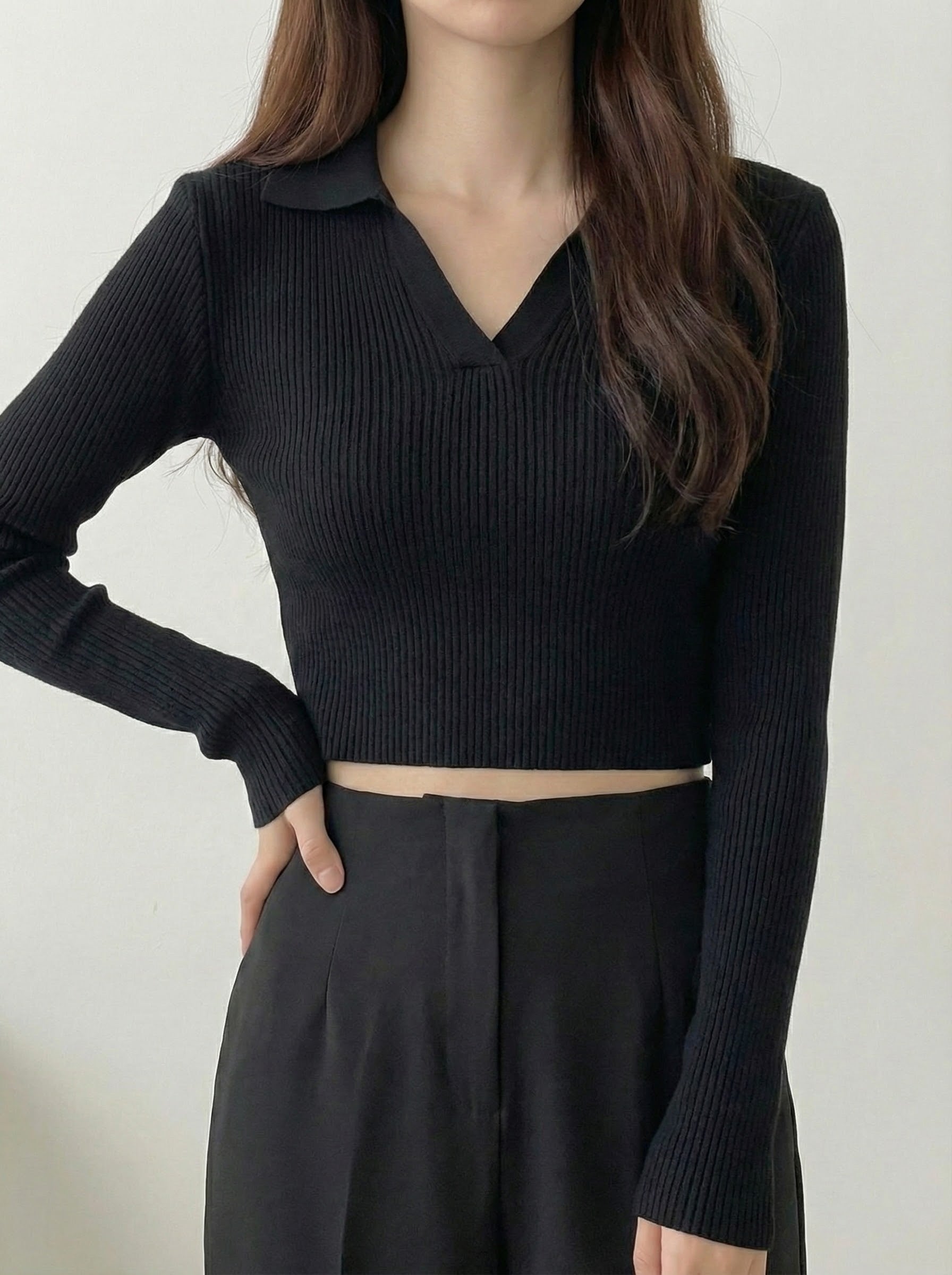 Vネックカラーニット