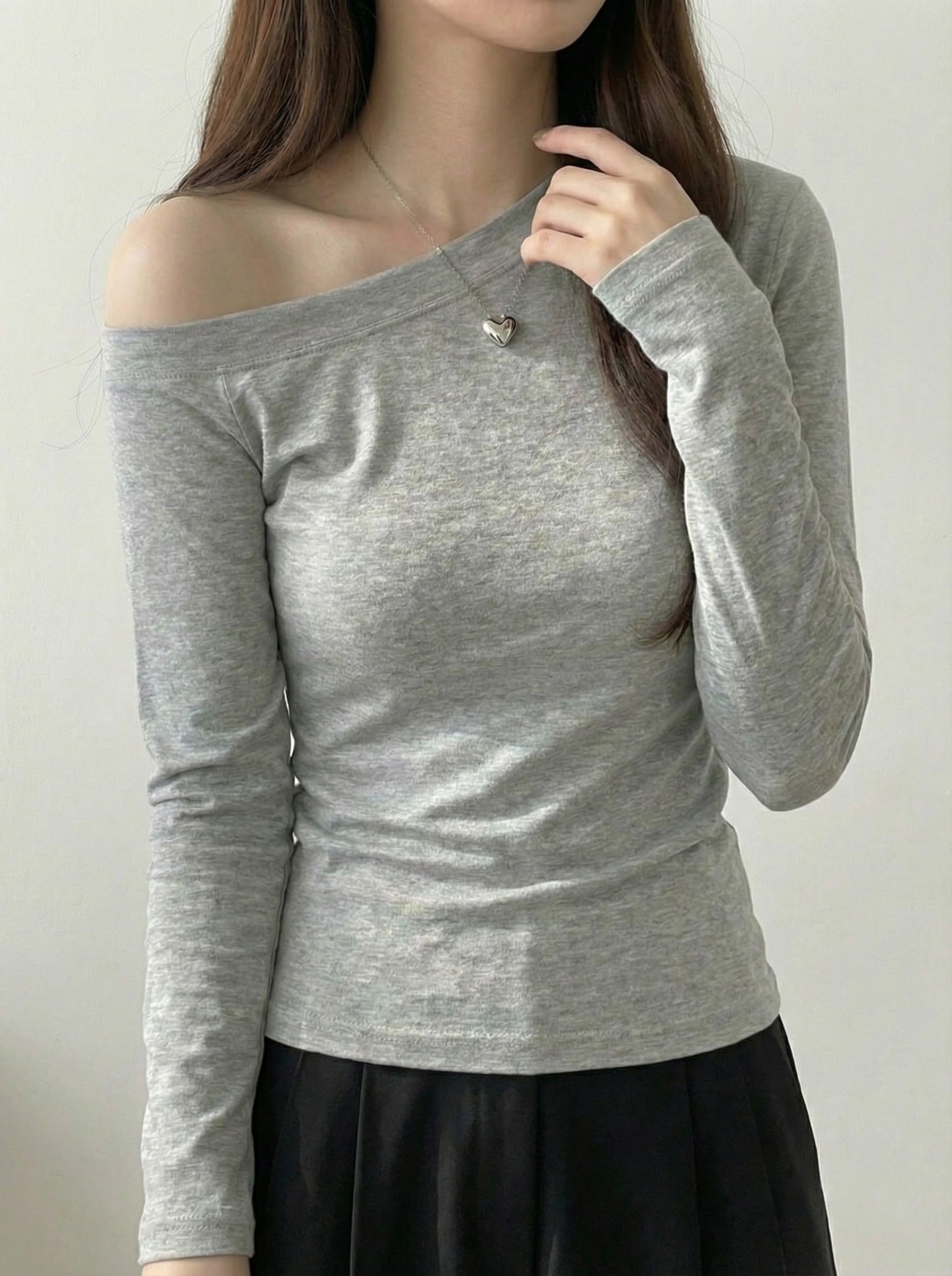 モノトーンオフショルリブトップス