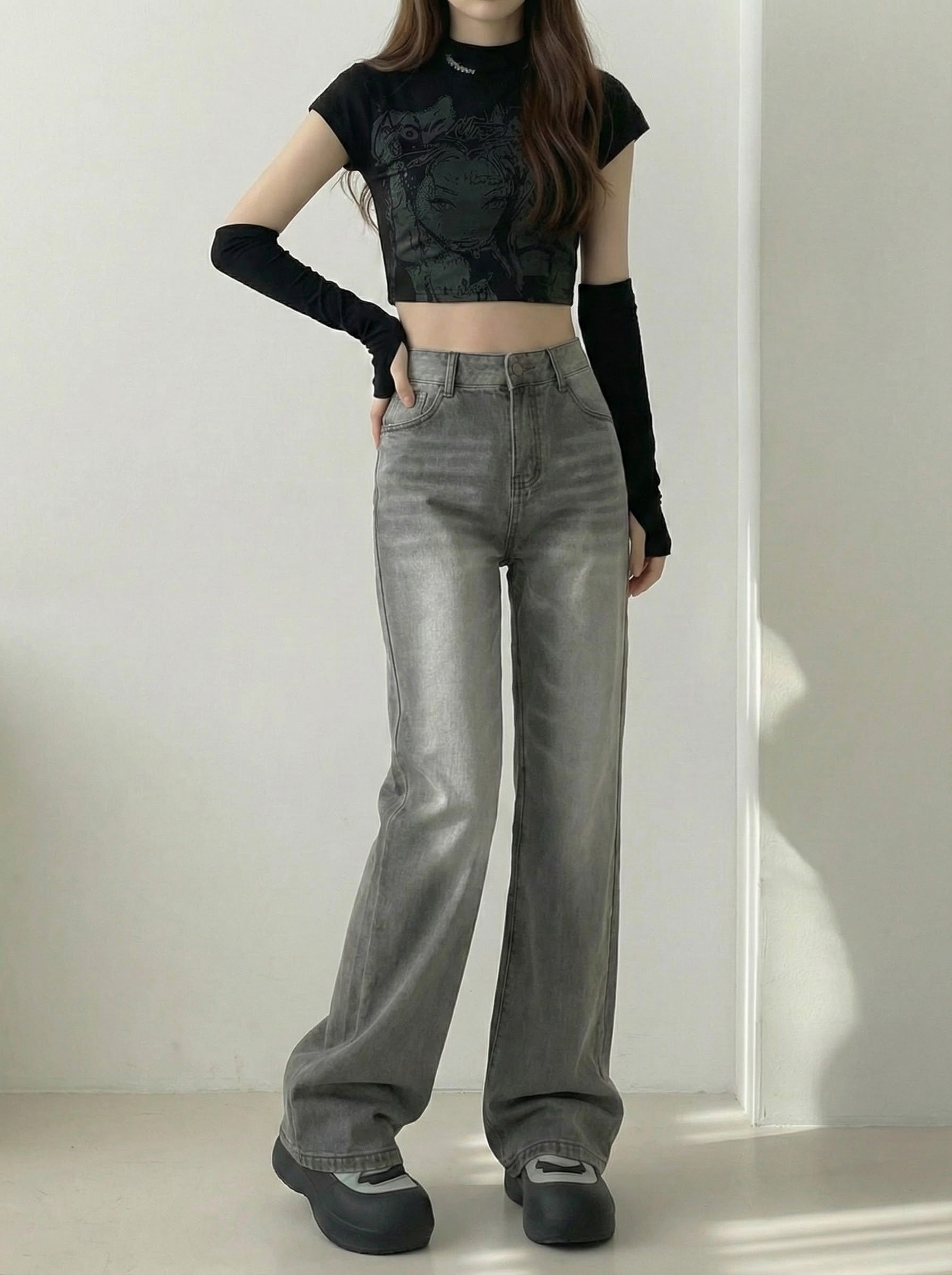 ハイウエストウォッシュドセミフレアデニム