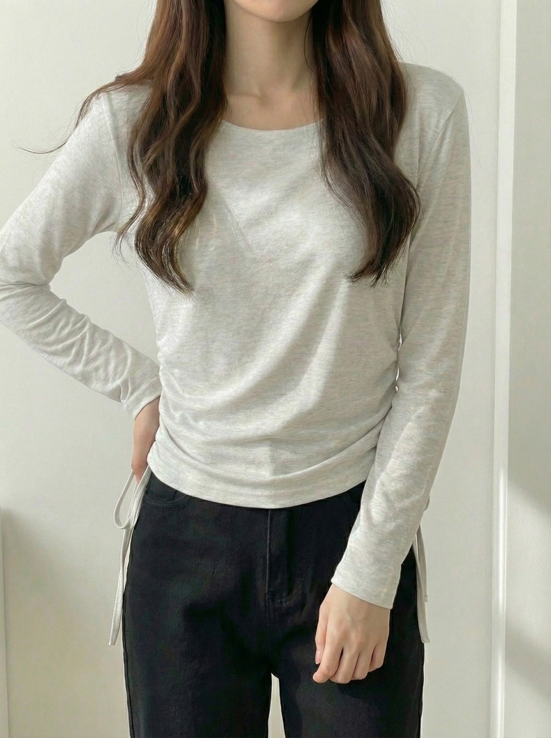 ラウンドネックギャザーロングTシャツ