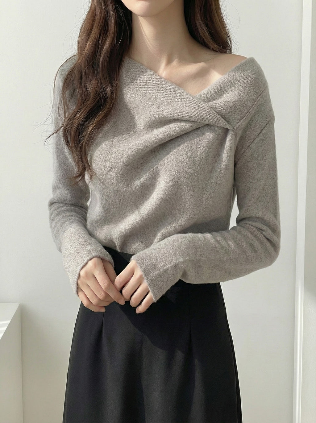 アシンメトリードレープニット