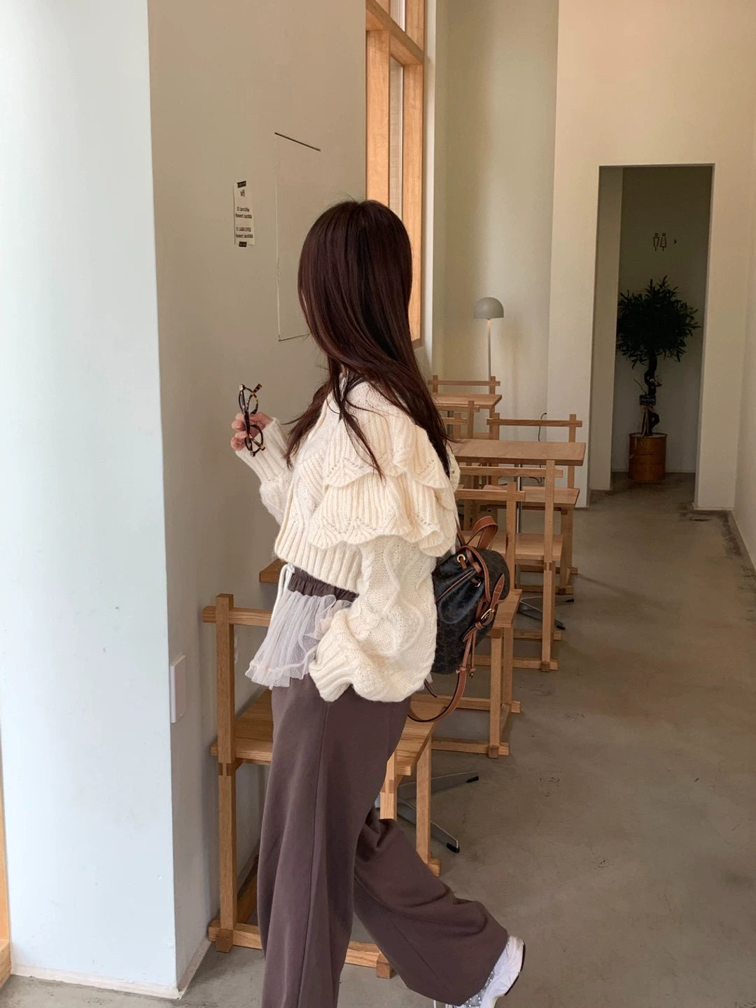 クロップドフリルショルダーニットカーディガン