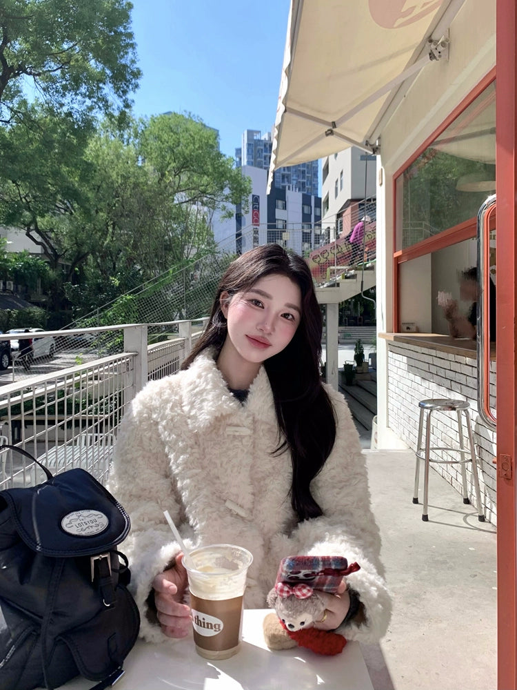 ショートボアフェミニンジャケット